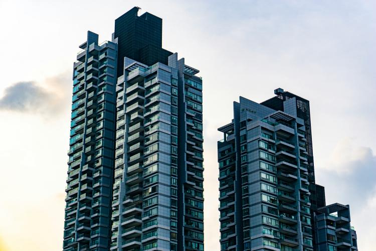 Imagem de Registro na matrícula torna o comprador responsável até por cotas condominiais anteriores à entrega das chaves